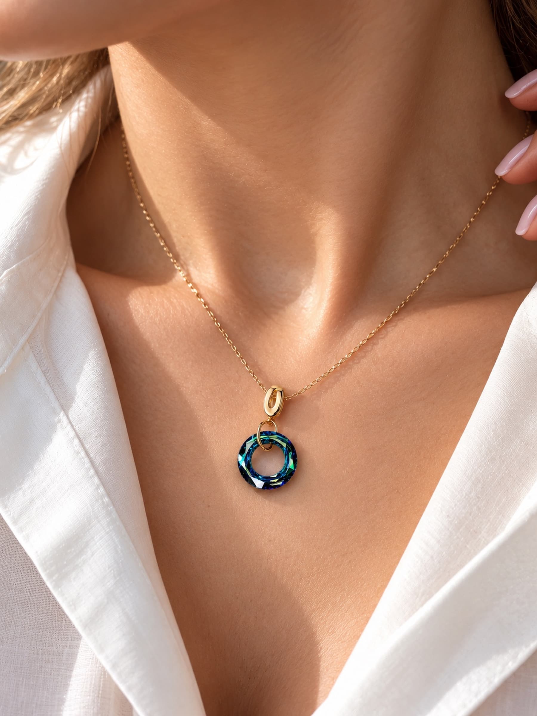 Подвеска на цепочку "Бублик Swarovski" bermuda blue